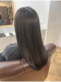 オリーブアッシュストレートヘア