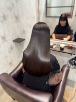 シシ 新宿(She 2.)&nbsp;ショコラブラウン/艶髪ロング/髪質改善ストレート/美髪/透明感