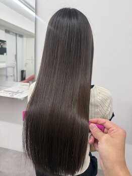 プリュス 名古屋(Plus)の写真/丸の内2分◆《トリートメントオーダー比率90%以上》知識豊富なスタイリストがこだわり抜いた薬剤のみ使用！
