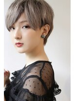 ル クラブ 銀座(Le Club) (銀座)ジェンダーレスなシルバー・ブロックマッシュ