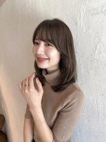 ミディアム　柔らかベージュ　レイヤーカット　顔周りカット