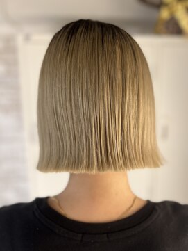 グロウ 恵比寿(grow) 切りっぱなしボブ