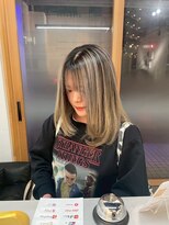 キング 心斎橋店(K!ng)&nbsp;ハイライトカラーミルクティーベージュレイヤーカット