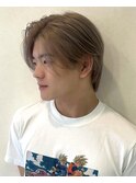  透け感ベージュ×センターパート