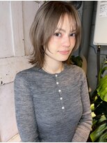 ホテリー(Hotely)&nbsp;ミディアムレイヤーハッシュカットワインレッドアンブレラカラー