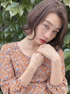 ルティア(Lutia) アッシュベージュ センターパート！