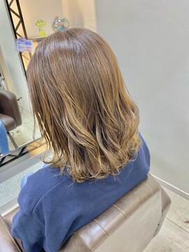 アールモンドヘア新世界 レイヤーカット