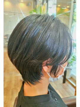 ヘアーズビースリー ポートサイド 大人くびれショートxブルージュ 30代40代50代