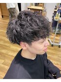メンズパーマスパイラルパーマ　ツーブロック刈り上げ　マッシュ