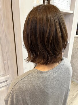 キャアリー(Caary) 福山美容室caary似合わせカット　外はねボブ