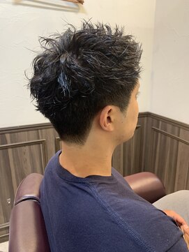 ミリオンバックス 御徒町店(Million Backs) ラフパーマ<理容室>[メンズ/眉毛/バーバー/御徒町/ヘッドスパ]