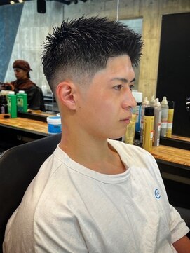 ビンゴ(BINGO) 1854渋谷メンズカット黒髪スキンフェードバーバーフェードカット