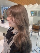 ローレンアオ(LOREN AO)&nbsp;ロング/前髪/ニュアンスカラー/ミルクティーカラー/ベージュ