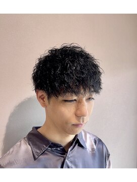 リット(lit.) ツイストスパイラルパーマ　ツイスパ　ツーブロック　刈り上げ