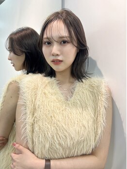 ヌーヴ(Nu:v)の写真/トレンド感たっぷりの透明感あふれる色味も再現＊ブリーチせずに柔らかくツヤのある仕上がりへ。