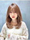 ミディアムレイヤーカット内巻き顔まわりレイヤーカット