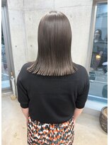 エウペ 渋谷(WEUPE)&nbsp;斜めバング/グレージュカラー/デザインカラー/シルキーベージュ