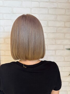 ビスイル 秋葉原店(Vis ill) 大人可愛いミルクティーベージュ