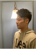 ツーブロック　アップバング　アイロンパーマ