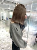 グレージュカラー/切りっぱなし/外はねボブ