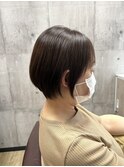 癖毛でも綺麗に収まるストレートショート