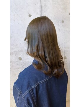 エミュ 中央駅店(eMu) 透明感たっぷりolive color