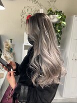 シエラ 南船場(CIERA.)&nbsp;ハイライトカラーレイヤーカット天使の羽バングバレイヤージュ