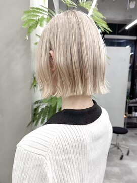 ギークス(GEEKS) 【GEEKS渋谷】ホワイトブリーチ/くびれボブ/ハイトーン/20代30代