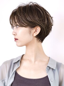 切りっぱなしショート・ボブ/絶壁解消/前髪なし/20代/30代/面長
