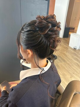 シークエストアンドシプラス(C/QUEST&C-plus) 卒業式　ヘアセット　お団子　辻堂