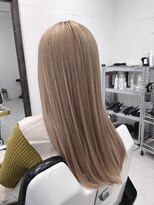 路地裏のアパート&nbsp;ワンレングスロング