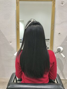 エマ(emma) ★ナチュラル縮毛矯正★黒髪ロング★