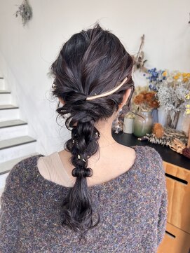 ノア(noa.) #お呼ばれヘア　編みおろしスタイル♪