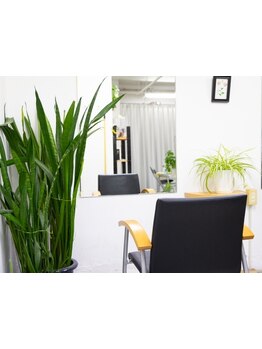 【吹田】あなただけのプライベート空間で周りを気にせずお過ごしください♪再現性の高いカット技術が好評☆