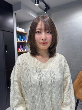 シャルムバイケンジ(Charm.by KENJE) 【 伸ばしかけ 】ミディアムレイヤー/韓国/ハッシュカット