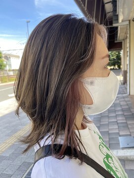 カナモ(Canamo) くびれラインのミディアムスタイル