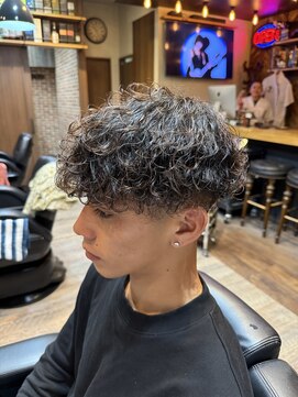 バーバーショップ スバル(BARBERSHOP SUBARU) ＜理容室＞＜バーバー＞波巻きパーマ　メンズパーマ　刈り上げ