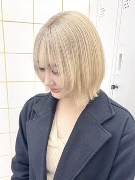 ホワイトミルクティー/ベージュ/ブロンド/レイヤーボブ