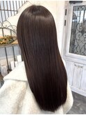 縮毛矯正で自然な艶髪へ
