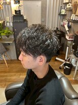 トニコ(toniko)&nbsp;マッシュ×ツイストスパイラルパーマ×刈り上げ×ビジネスヘア