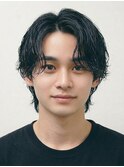 爽やかセンターパートメンズウルフカット春パーマゆるめ