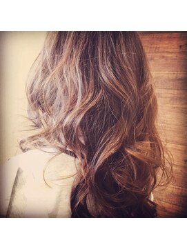 マテリ(Materi) 動きのあるツヤカラー