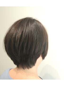 ラヒュー(LAUGHIEW) すっきりショートボブ