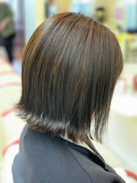 クオリス 上福岡店(QUALIS) 外ハネ/小顔/くびれ/ミディアムボブ/アッシュベージュ/30代40代