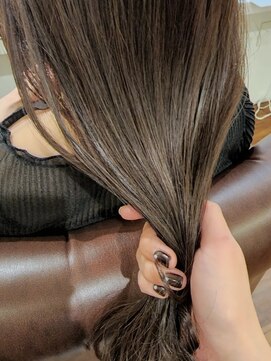 インビテーション(invitation) ミルクティベージュ