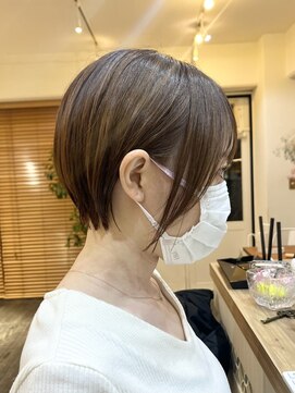 リノ(Lino) 10代20代30代【小顔カット】耳かけ丸みショート