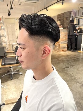 ザ オーダー(THE ORDER) メンズカットバーバースタイルスキンフェードカット