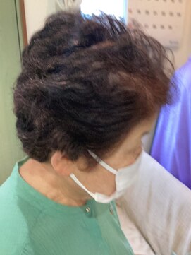 サロンドマナ 癖もキレイに活かしたショート