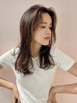 ピークアブー アヴェダ アトレ恵比寿(PEEK-A-BOO AVEDA) 大人可愛い レイヤーロング 顔まわりレイヤー 毛先ワンカール