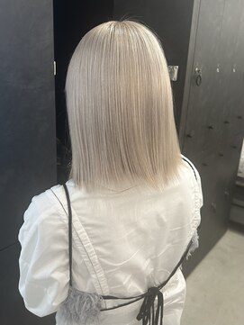 ヴィオットバイサロン(Viot by Salon) 薄めバング長めバングフェイスレイヤーミディインナーグレージュ